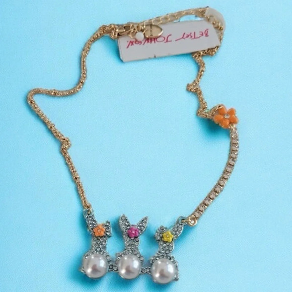 BETSEY JOHNSON Easter Bunny Rabbit Faux Pearl & Crystals Gold-Tone Necklace NWT - Picture 1 of 2